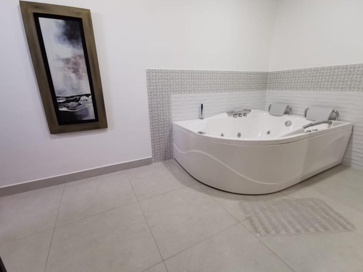 Hotel Torre Del Prado Барранкілья Екстер'єр фото